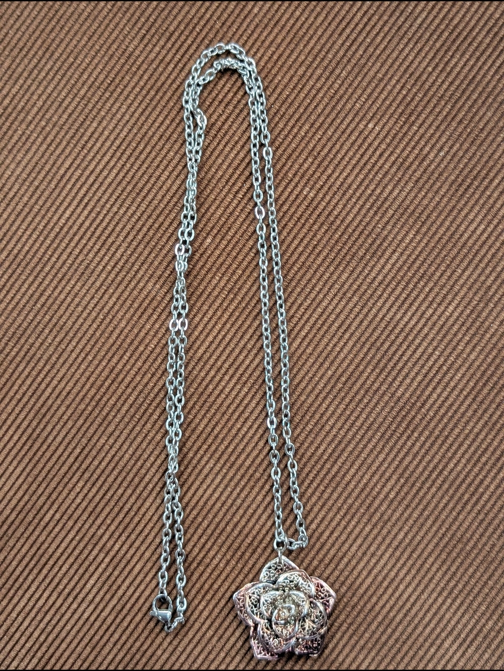 Rose Necklace - Picture 2 of 4